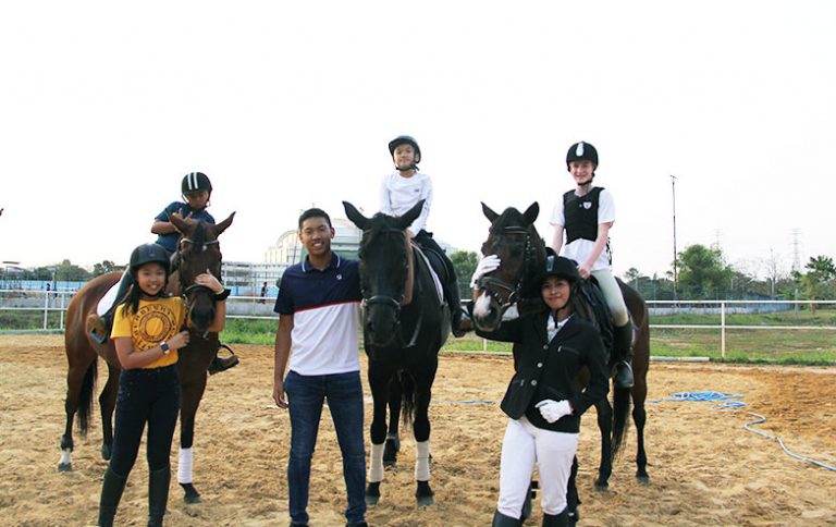 Tempat Latihan Berkuda Terbaik di Surabaya - Pandesa